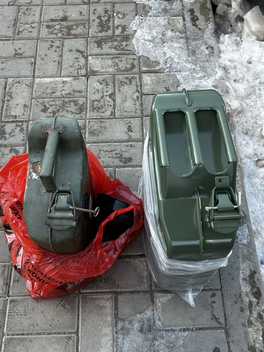 Канистры 20л и 10л
