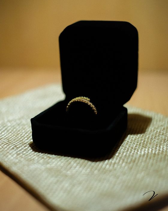 Inel Elegant cu Zirconii ca Diamantele