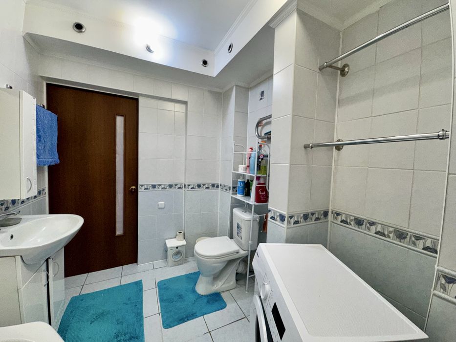 Продаётся улучшенная 2 комн. кв - мкр. Степной-4, дом 12