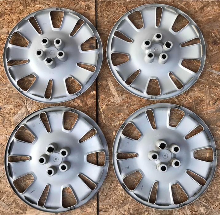 Capace Roti /Capace Jante De Tabla 15" Fiat Doblo