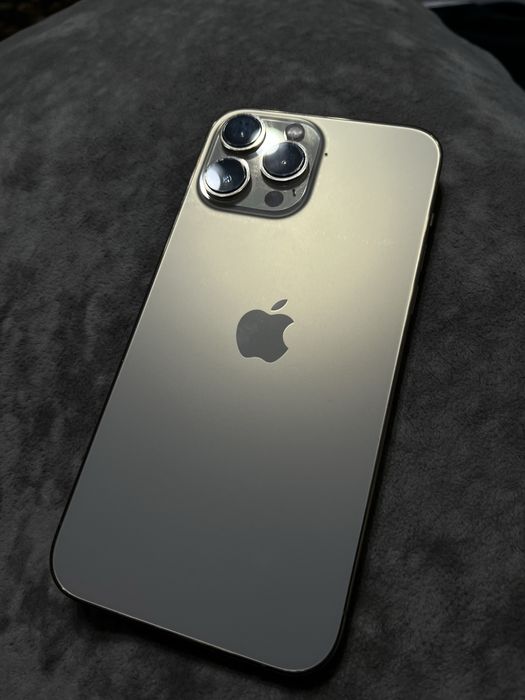 Продам Айфон 13 про макс