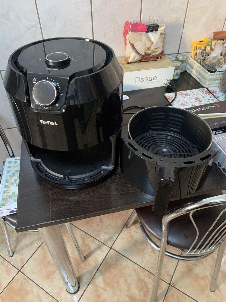 Air fryer TEFAL aproape nou