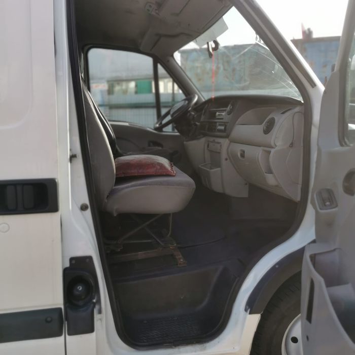 Vând Renault Master mot. 2.5