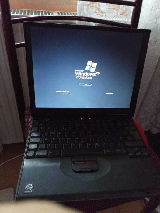Laptop Pentium 2 mobile ibm think pad 570 13 inch