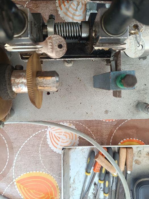 Lacăt cu 8 ckey multiplific chei