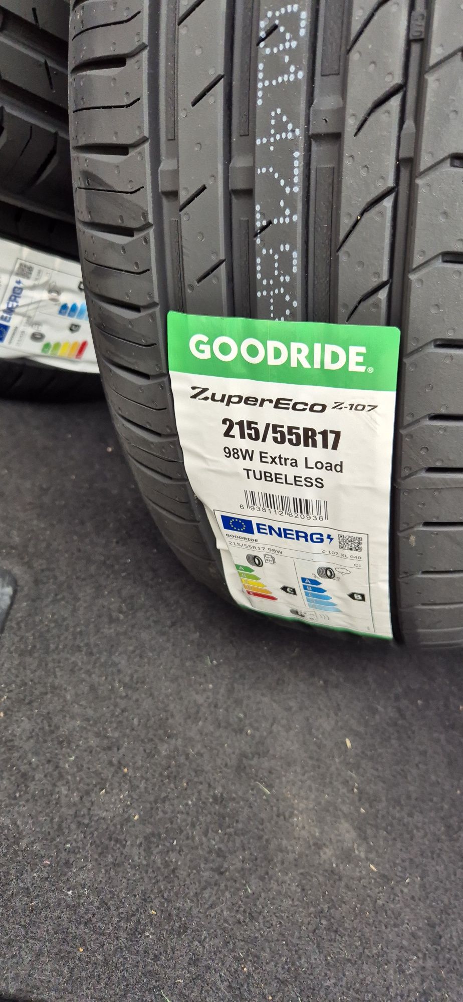 215 55 17 vara Goodride