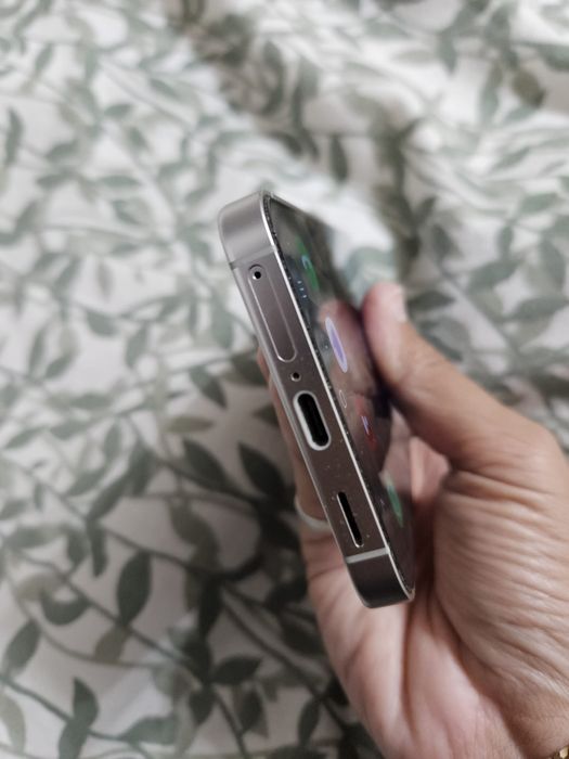 Samsung s24 simplu la schimb cu un Ipone 14 sau 14 pro