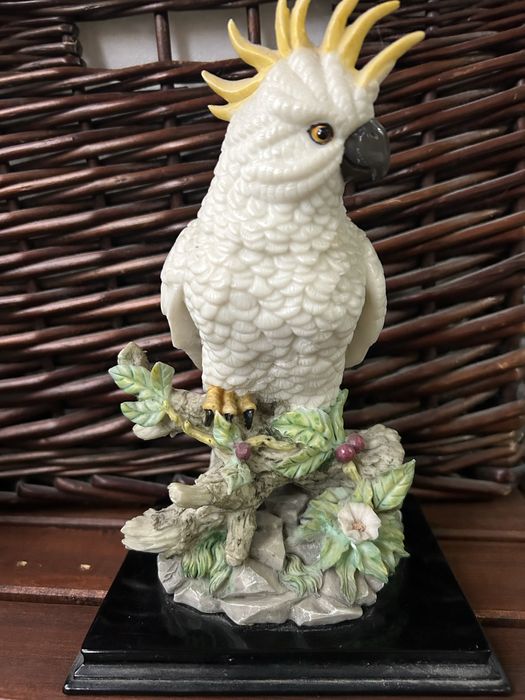 Папагал-Декорация