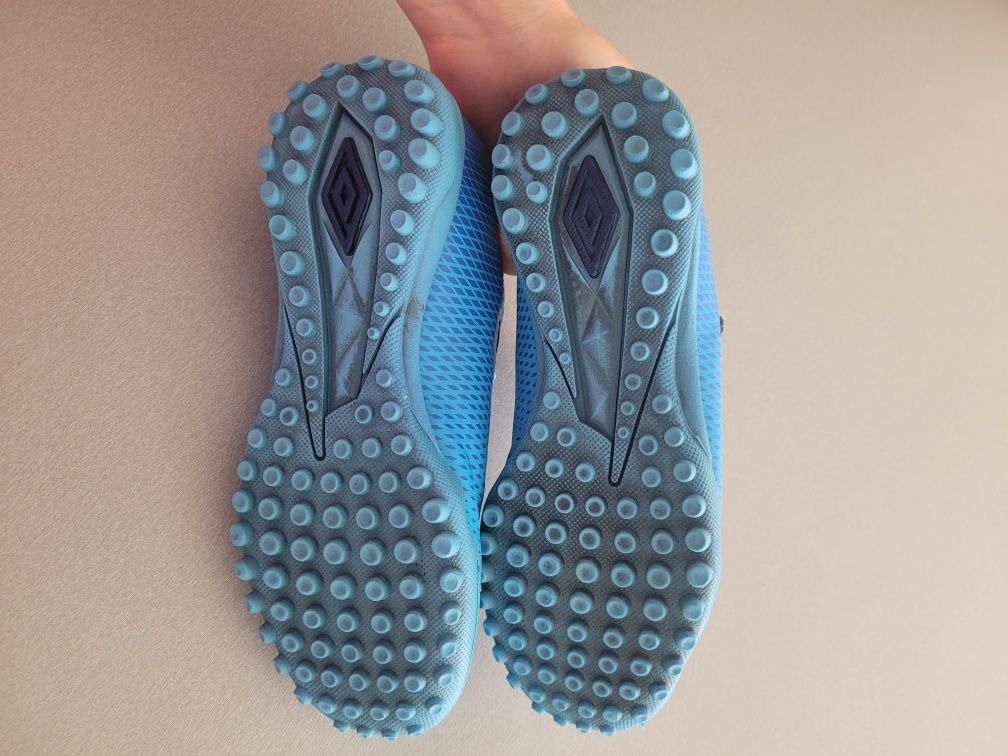 Маратонки за момче umbro
