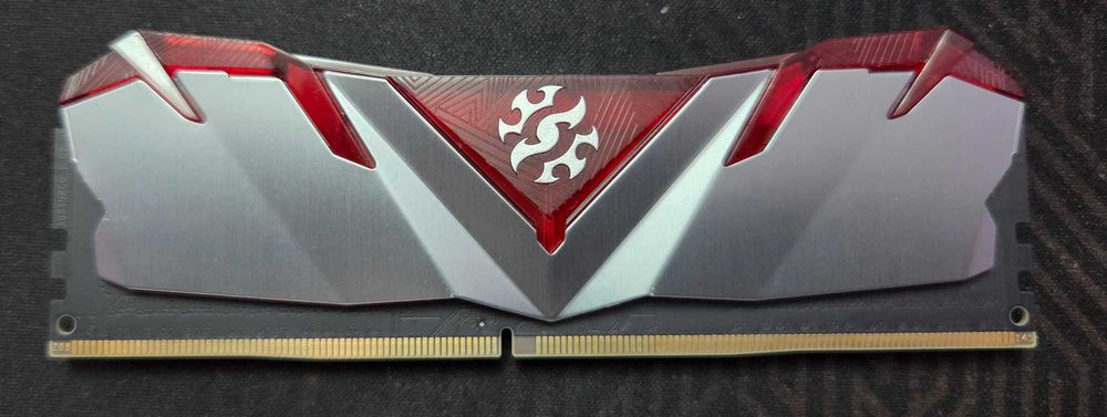 Рам Памет: ADATA XPG GAMMIX D30 8GB DDR4 3000Mhz