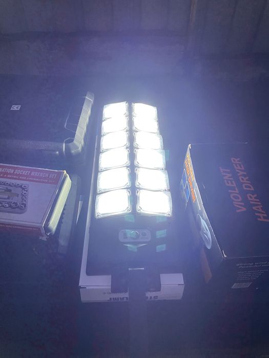 Lampa solara 300W cu senzor de mișcare si telecomanda, noi la cutie!!!