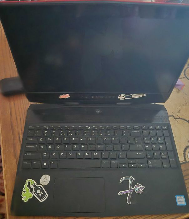 Alienware m15 Gaming Beast | i7 + GTX 1660 Ti - Super Ofertă!