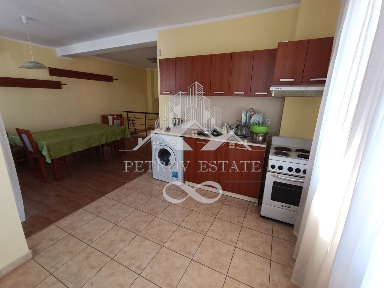 Продава се Къща в Велинград - 267 кв.м за 642 €/кв.м - Снимка #4