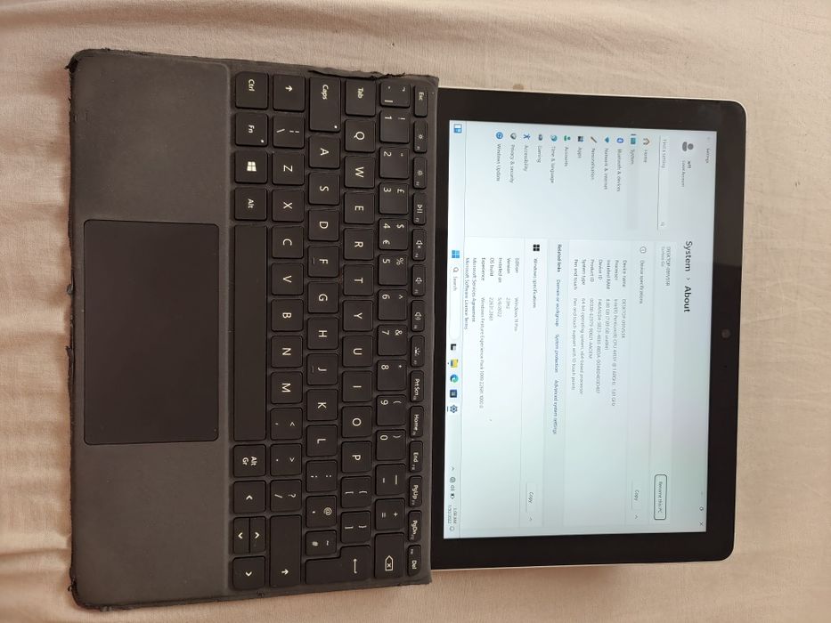 Microsoft surface go, 128gb, 8gb ram, intel 4415y, tastatura originala