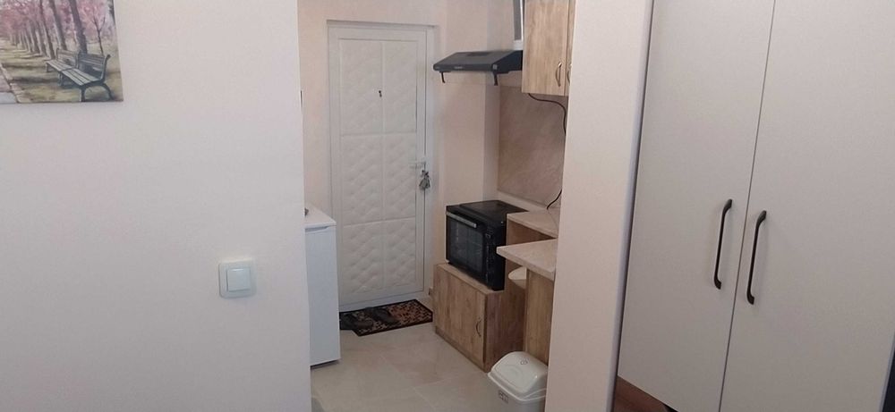 Дава се под наем Ателие в Варна, Общината - 18 кв.м за 30.6 € - Снимка #3