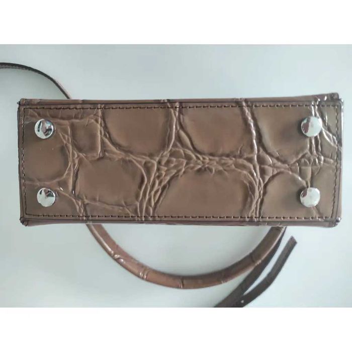 Кафява малка дамска чанта почти нова