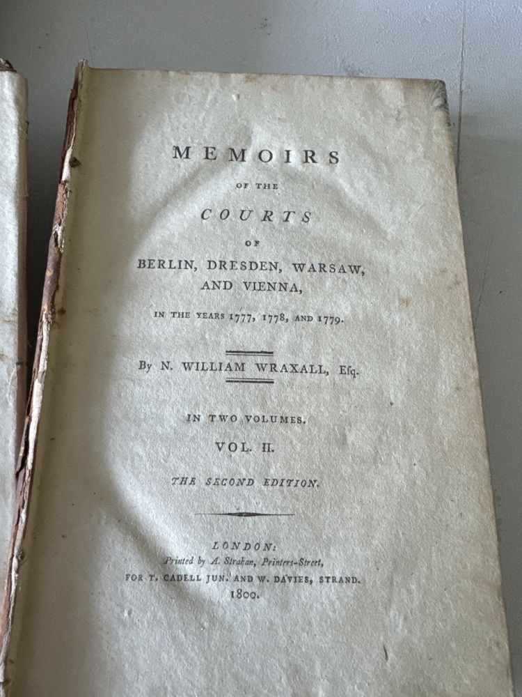 1800 Carte veche- Memoirs of the corts