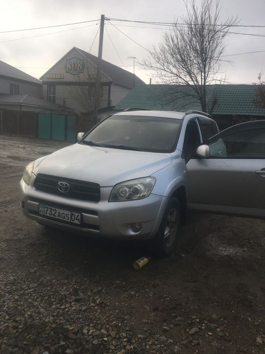 Toyota RAV 4 2006 год