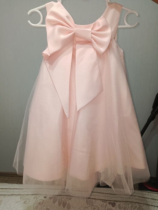 Новое платья с этикеткой