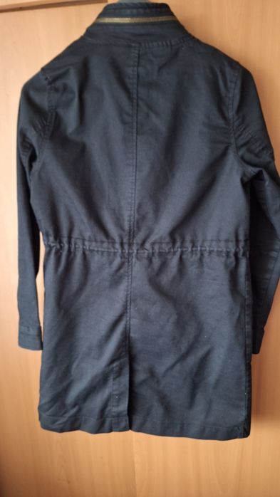 Черен шлифер с щампи