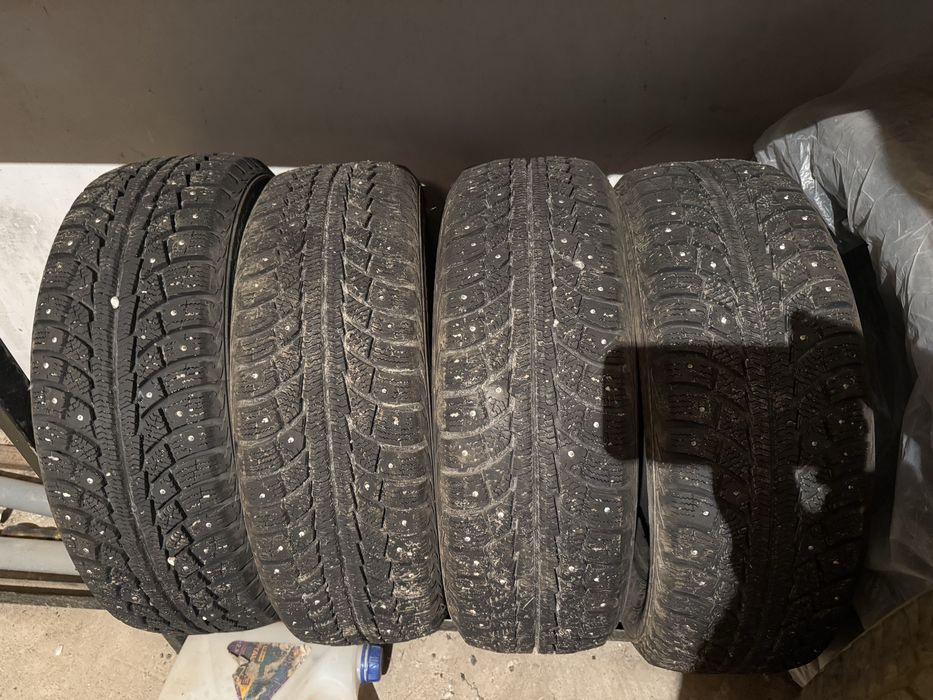 Продам шипованные шины