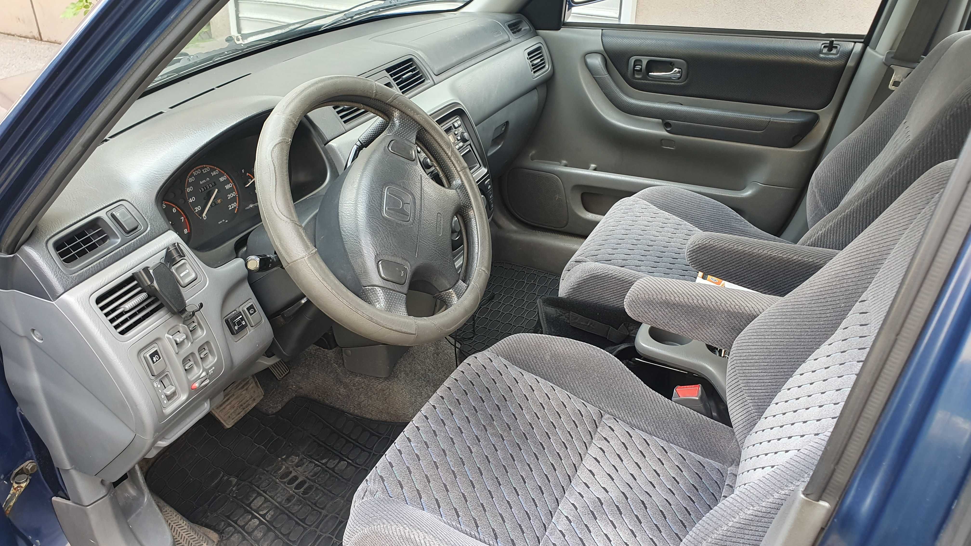 автомобил honda crv