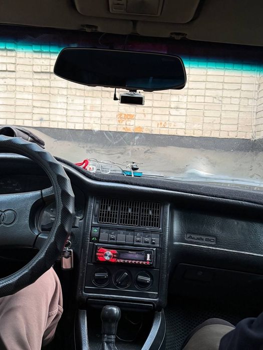 Продаю автомобиль Audi 80