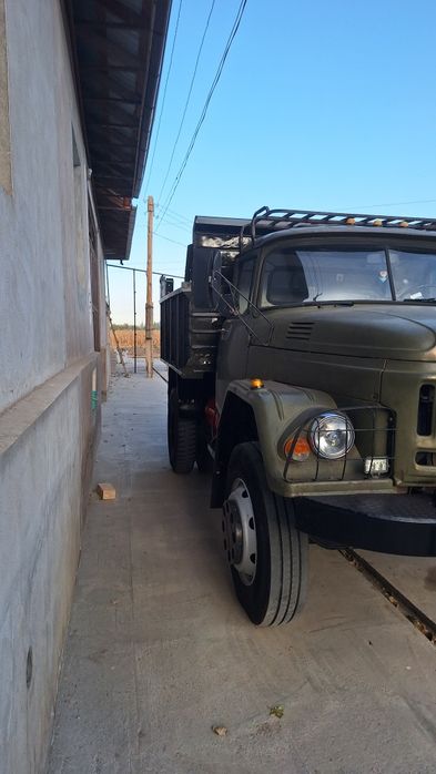 Zil samasval sotiladi xolati zor olasiz minasiz narxi 9.000 y.e