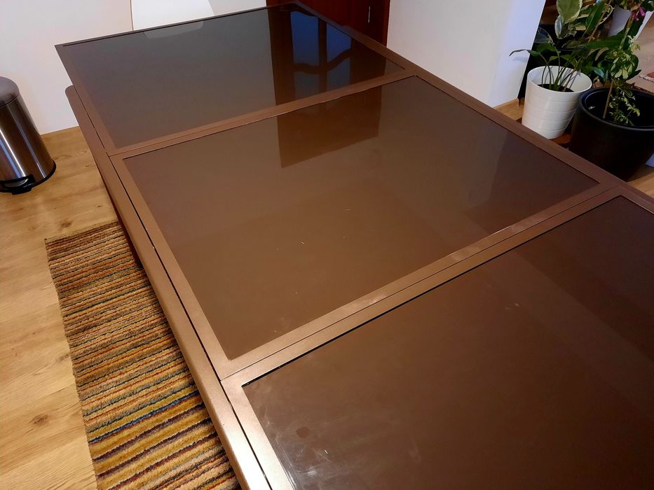 Vând masa extensibila  230cm
