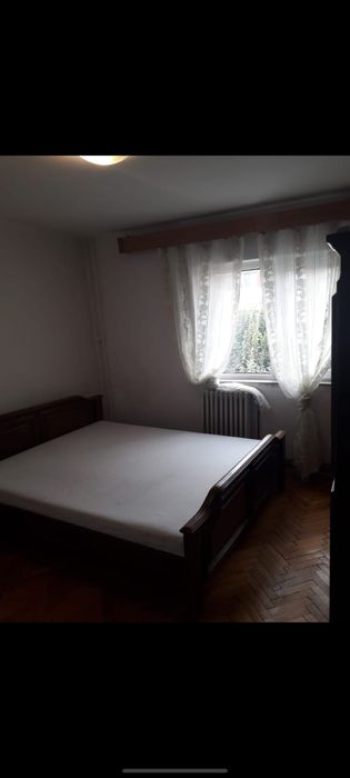 Închiriez apartament