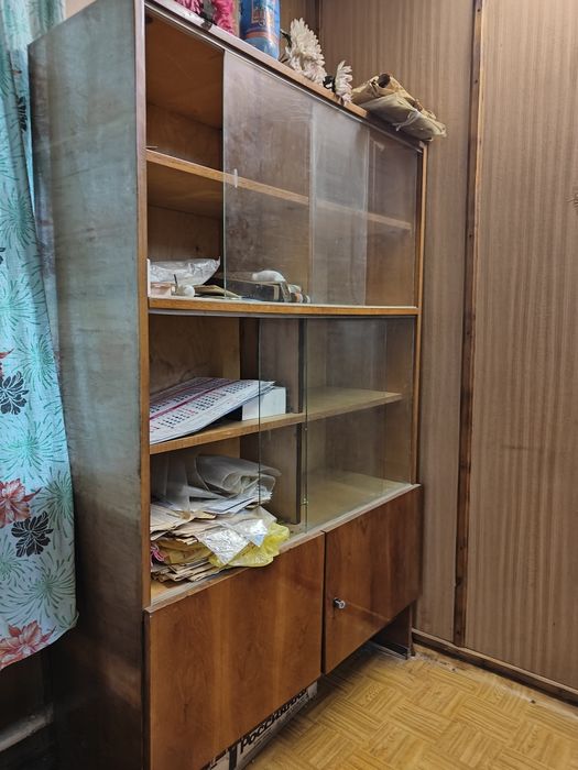 Продам книжный шкаф