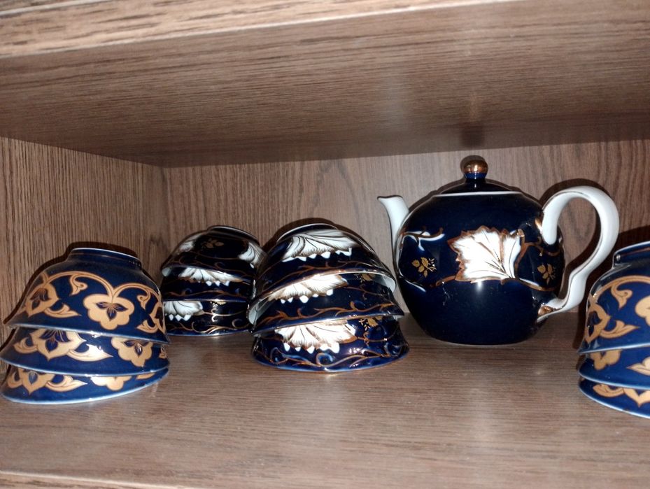 Посуду сервиз пиала и заварник 20000