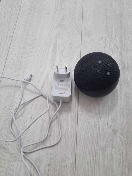 Alexa Echo Dot 5 – una nouă, sigilată, una folosită cu încărcător