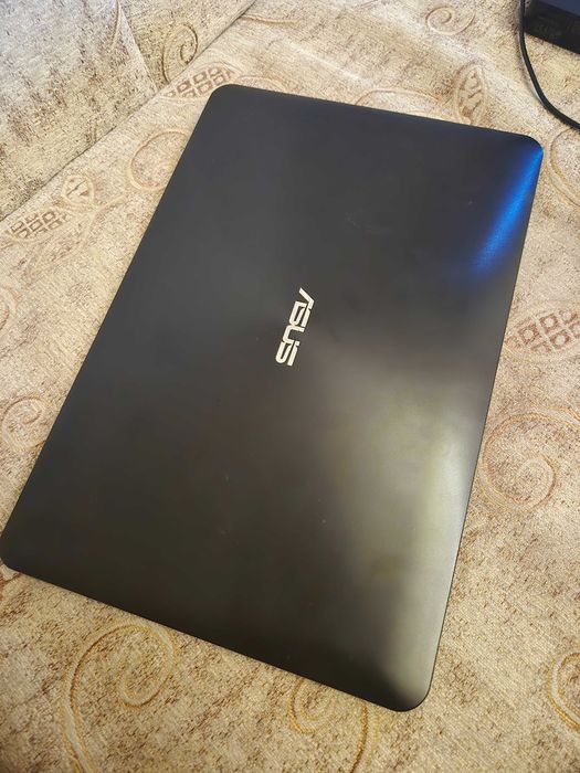 Лаптоп ASUS 8гб рам