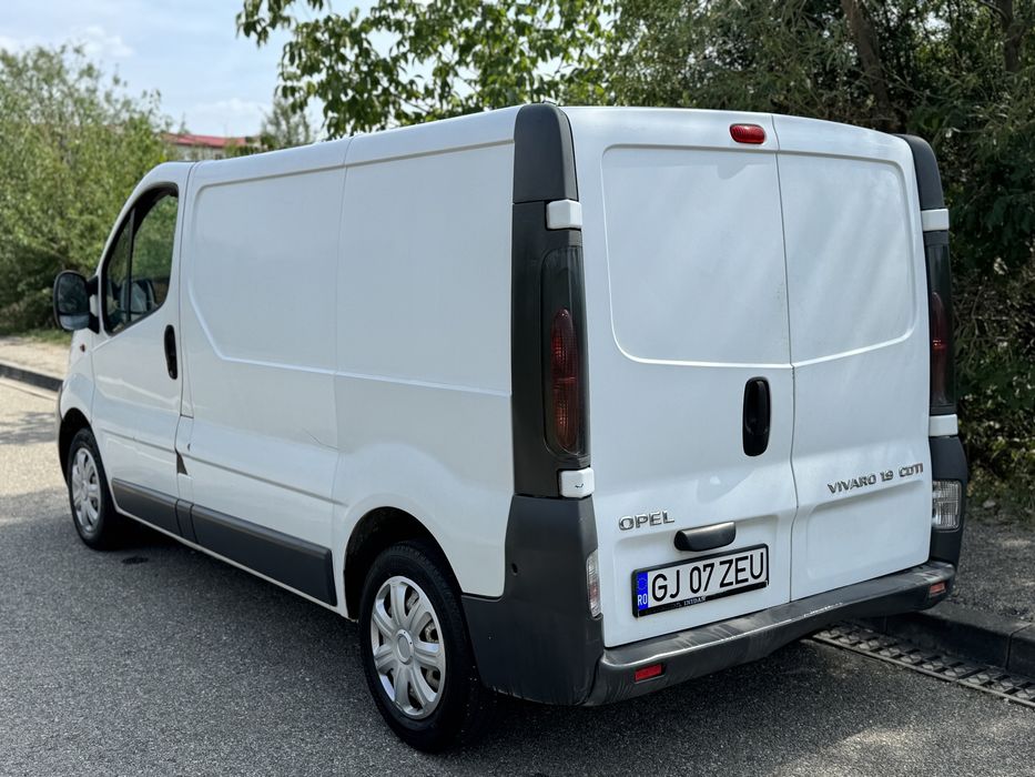 Opel Vivaro 1.9 CDTi 2006 un singur proprietar de noua.