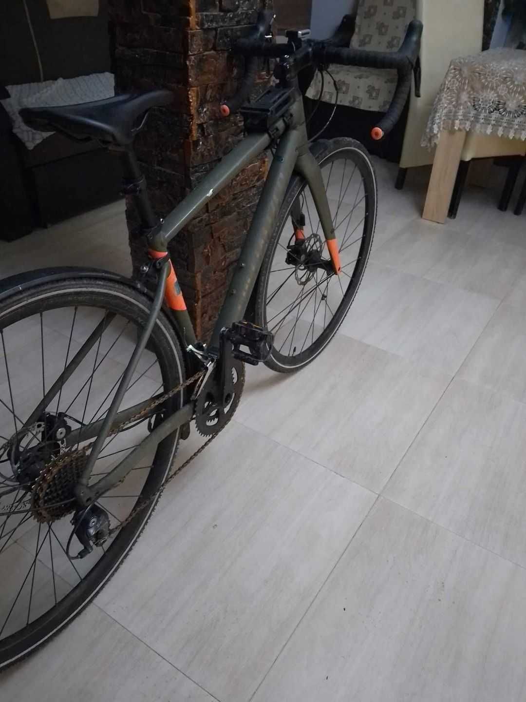 Bicicletă semi cursieră