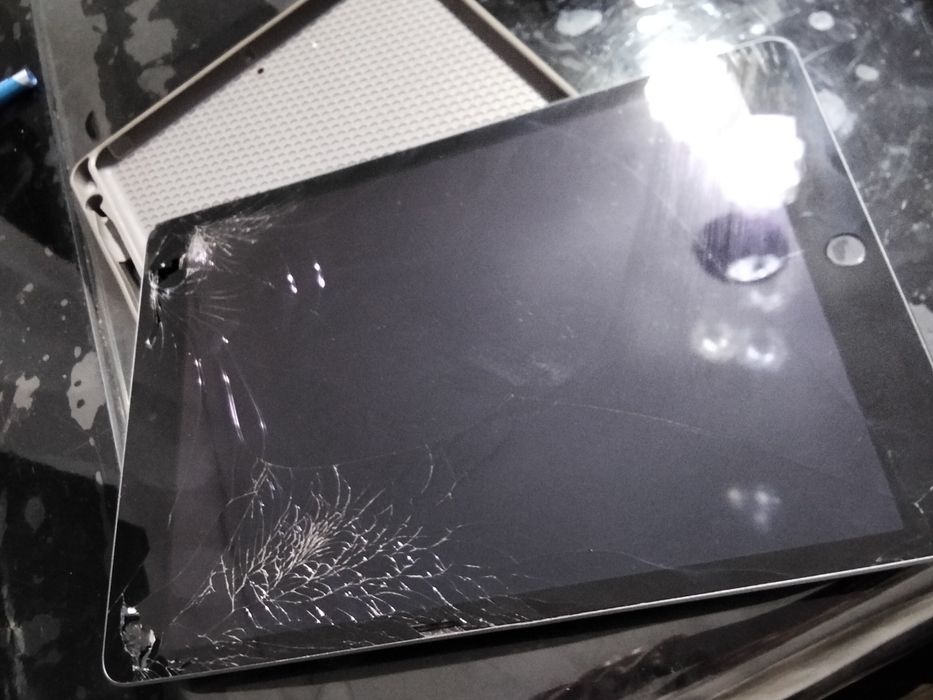 Продам iPad  рабочем состоянии