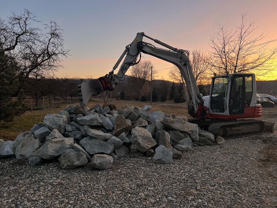 Ofer spre închiriere 8x4,sai, Excavator Takeuchi 9T, transport cereale