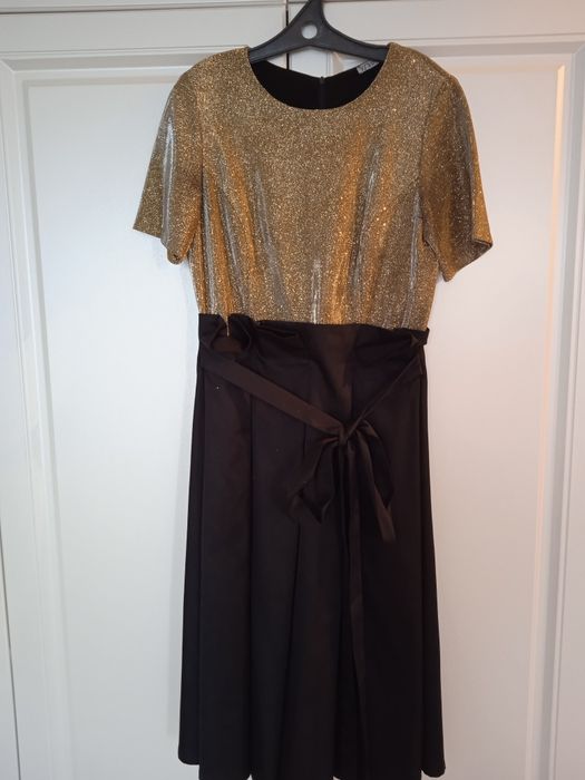 Продам платья женские