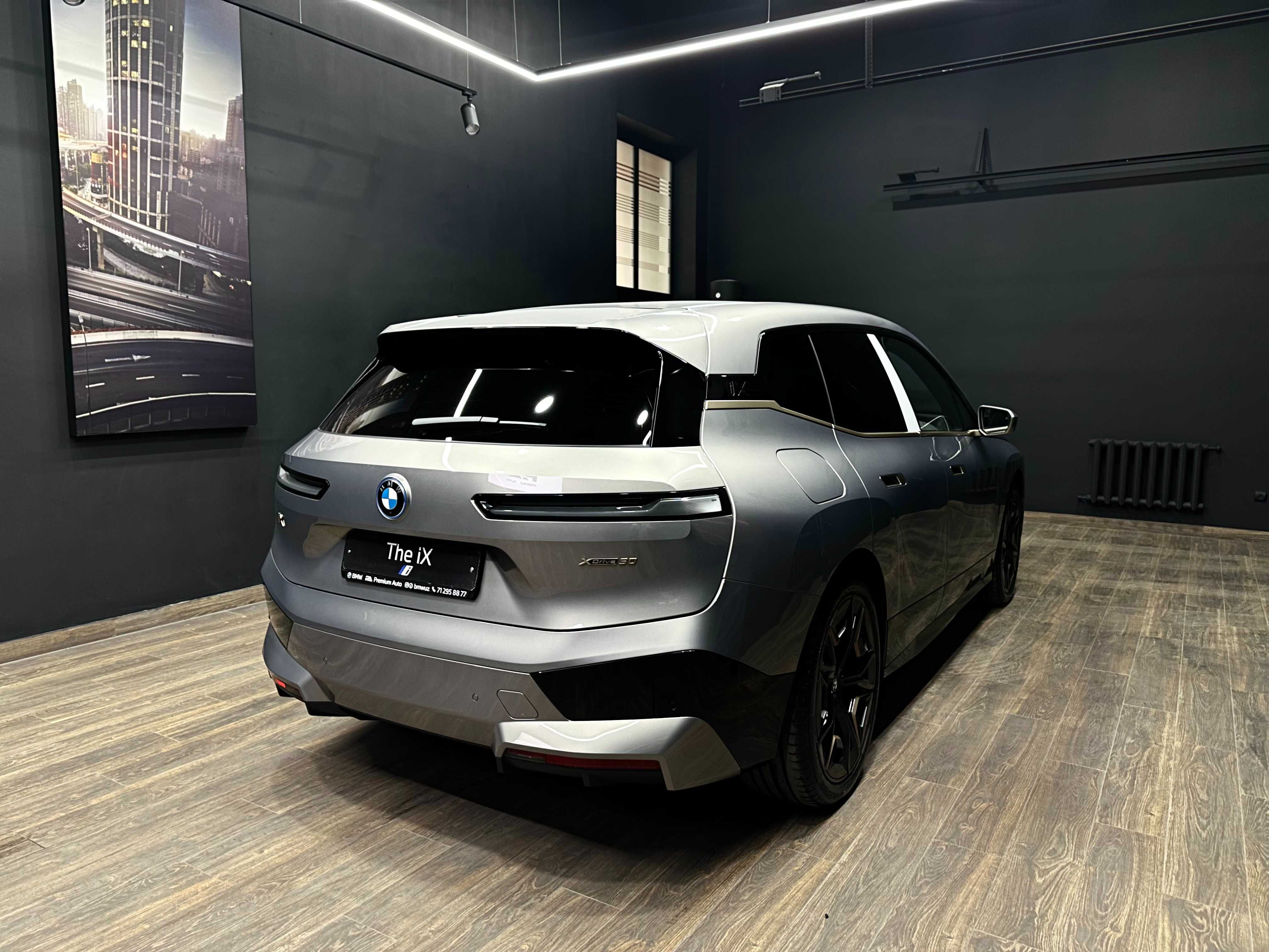 Продам новый BMW iX xDrive40i в наличии с гарантией 8 лет + подарок
