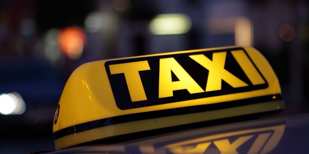 Firma taxi cu 2 autorizații 2 masini