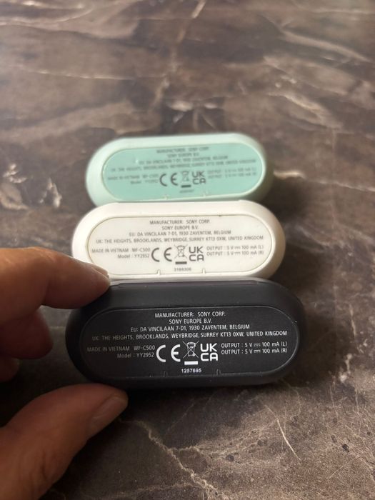 Set casti cu mici defecte!