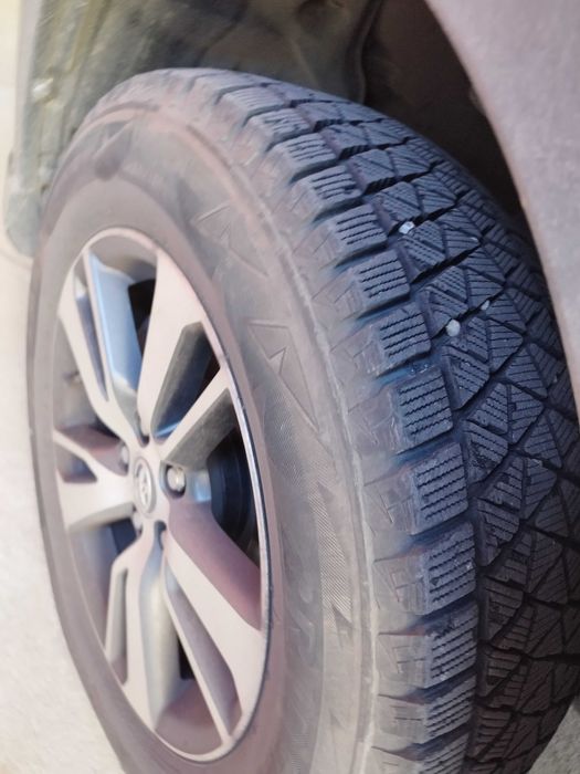 Зимни Гуми Bridgestone blizzak dm-v2 225/65/R17