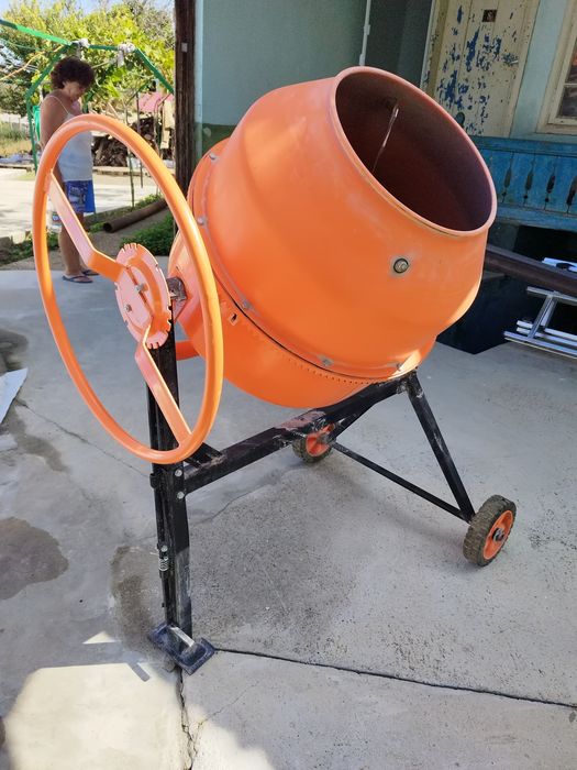 Бетонобъркачка 195 литра