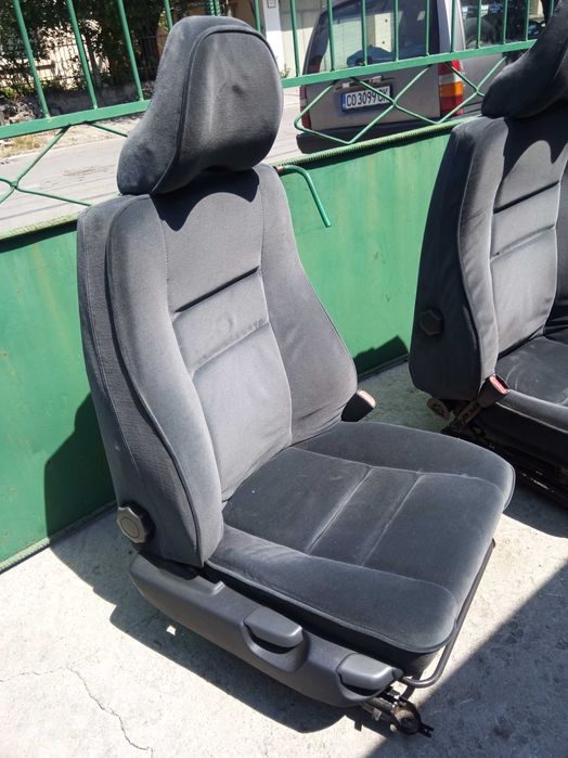 Предни седалки Волво 850
