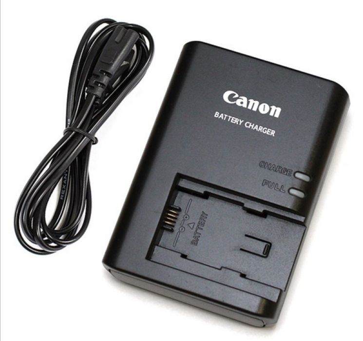 Срочно за 2000! Продам новое зарядное устройство для видеокамеры Canon