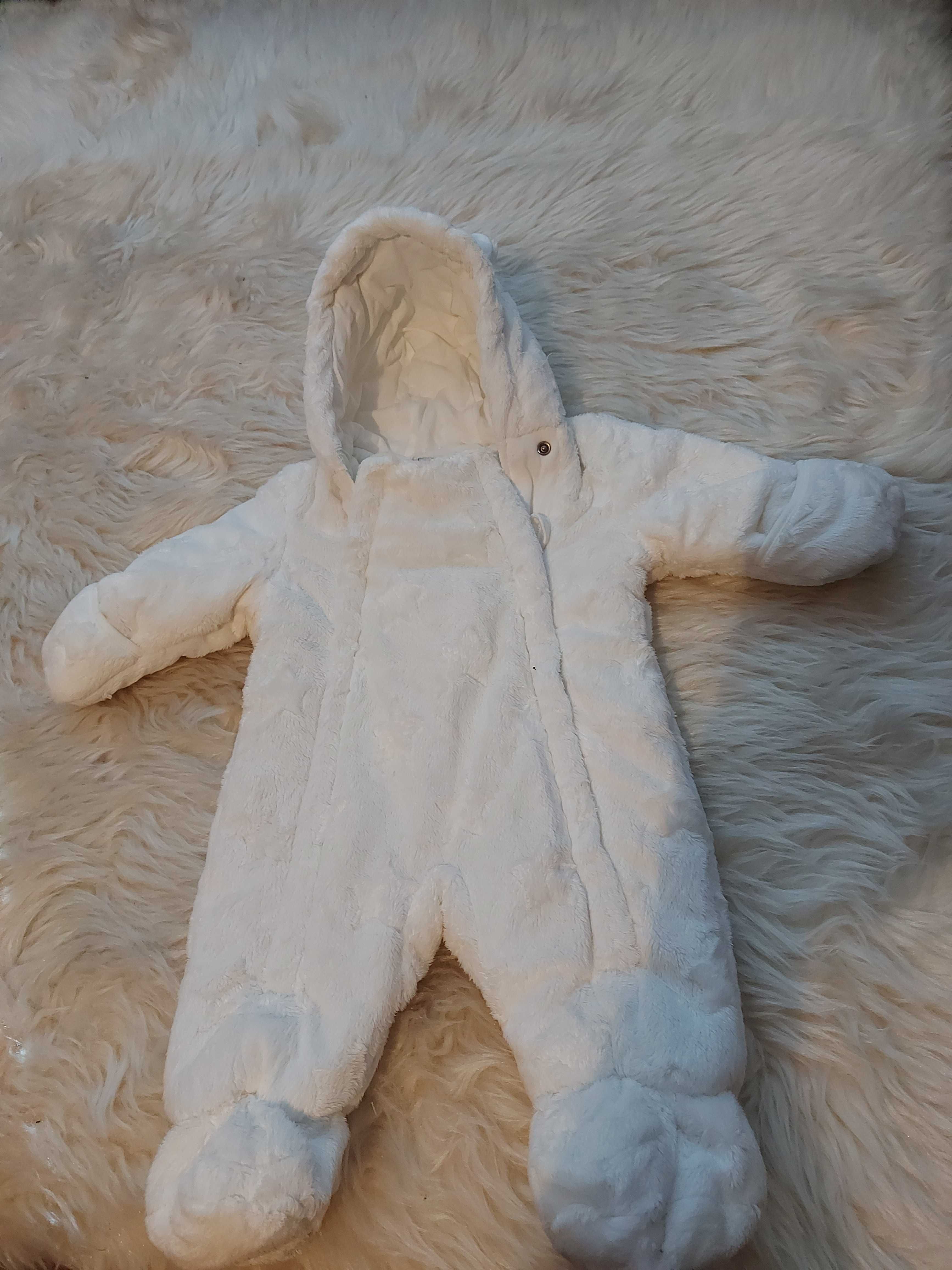 Космонавти и якенце Benetton за момиче
