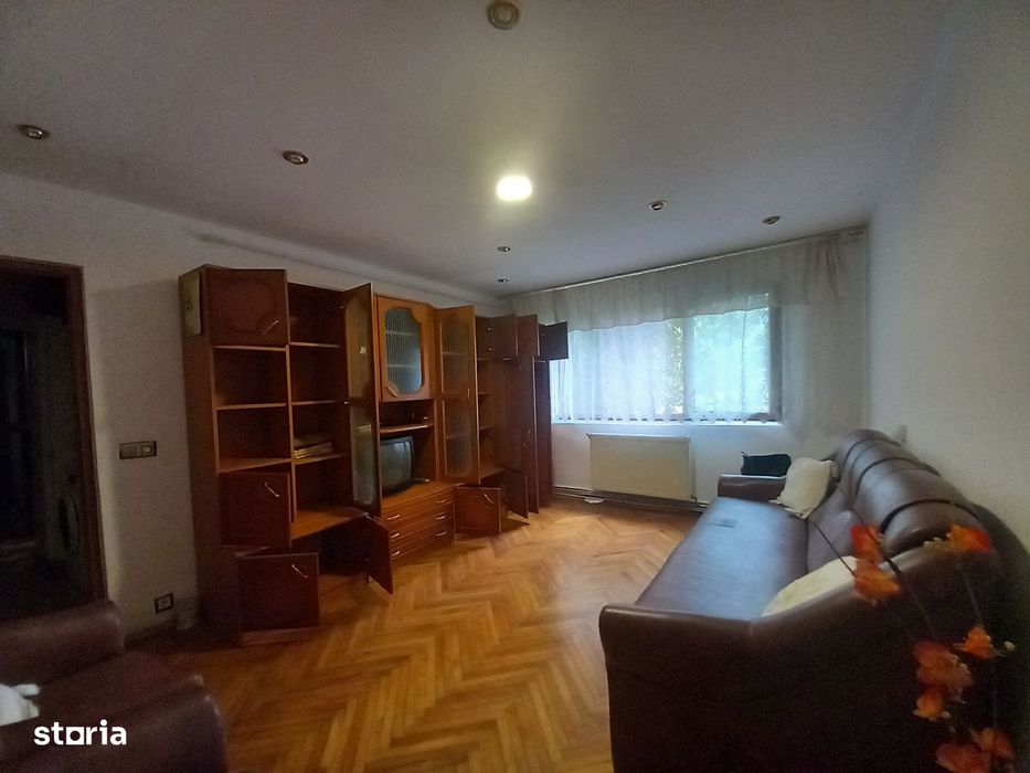 Cuza Voda - in spate la Semiluna,  apartament cu 2 camere!!