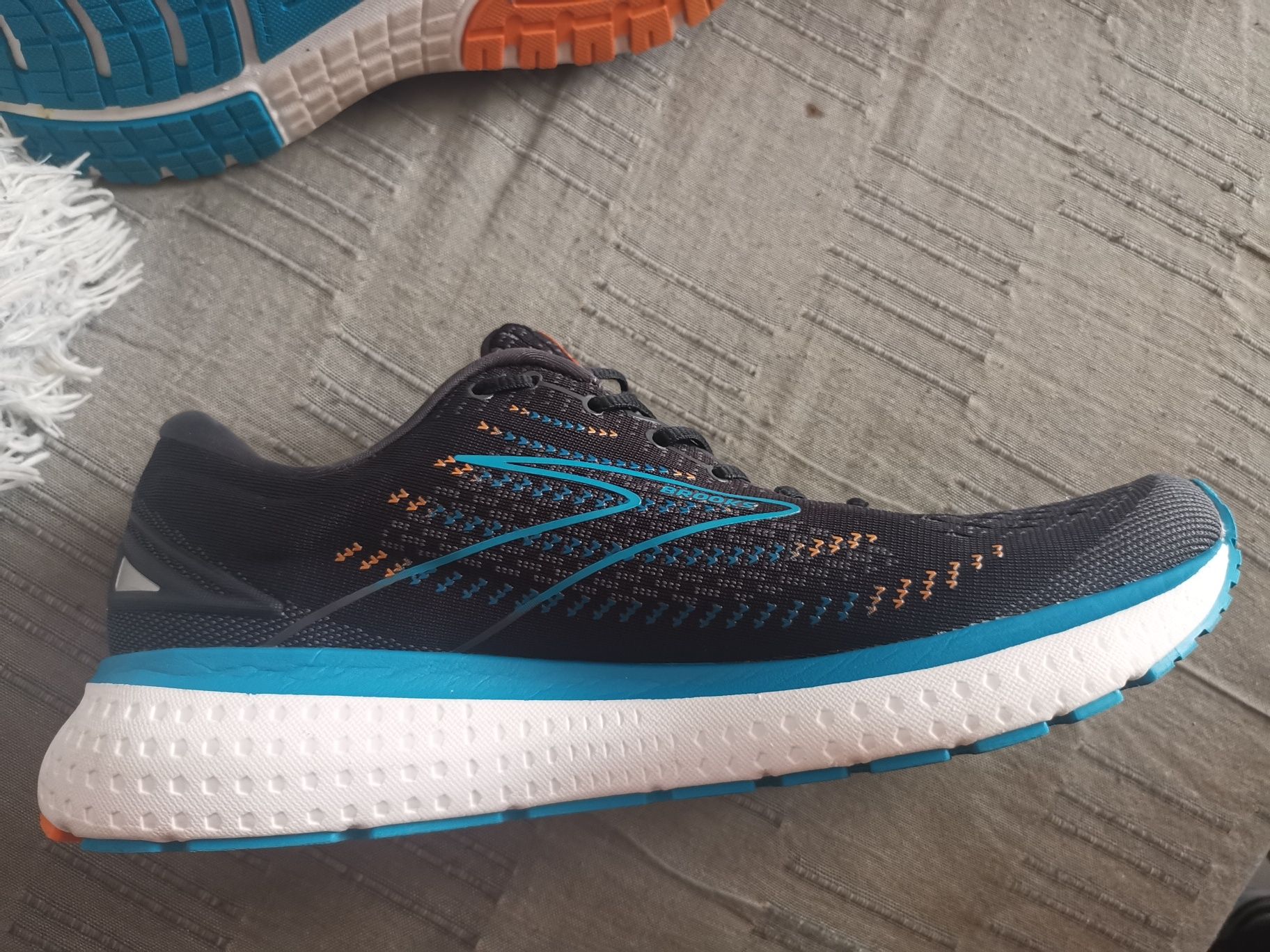 adidas running Brooks  glycerin 19 masura 44 ca noi