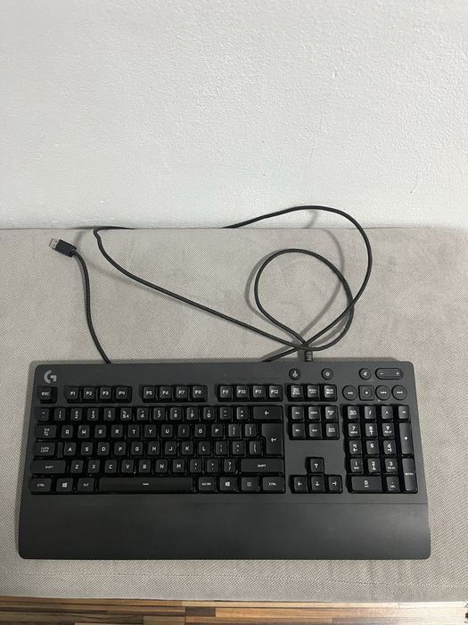 Tastatura logitech g213